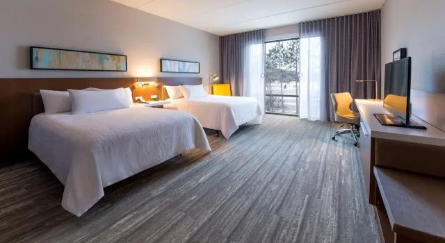 Четырёхместный люкс Hilton Garden Inn Wausau, WI