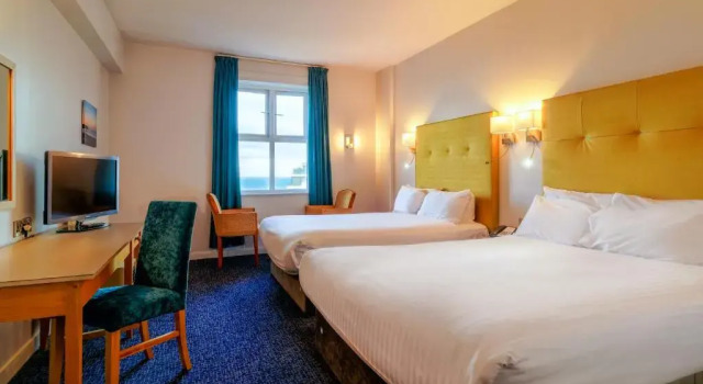 Семейный номер Standard с видом на море Portrush Atlantic Hotel