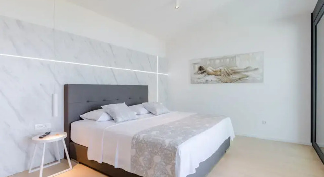 Luxury Villa Luna with Swimming Pool