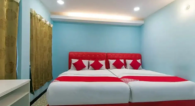 Люкс OYO 1136 PD Star Hotel