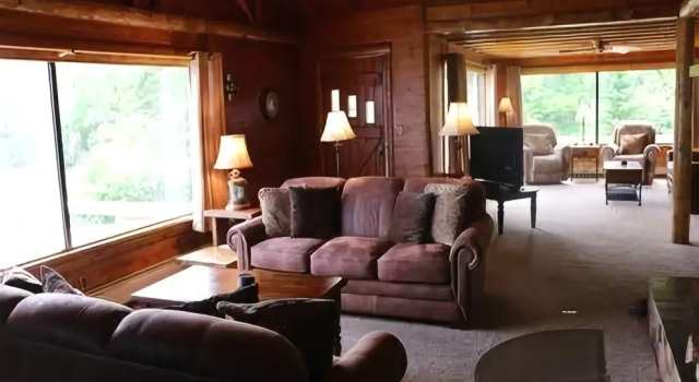 Seaside Chalet - Three Bedroom Cottage, Забронировать Шале Сорренто 