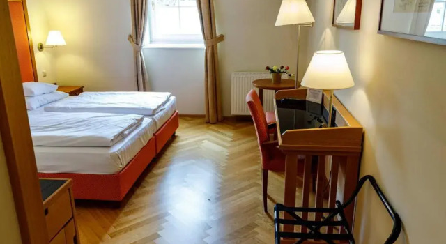Трёхместный номер Standard Hotel Herzoghof