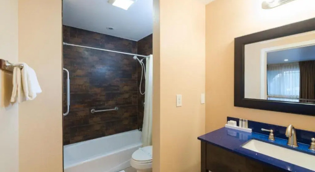 Полулюкс Colony Inn - North Hollywood - Hotel Near Universal Studios