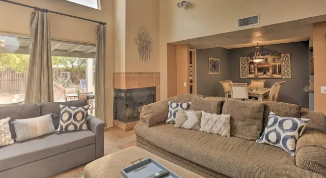 Dog-friendly Tucson Home w/ Patio & Hot Tub, Rezerwuj Apartament Tucson Arizona