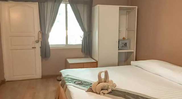 Двухместный номер с видом на бассейн Safari Riviera Resort