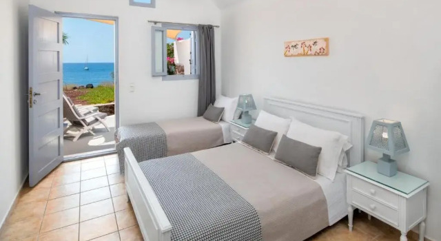 Трёхместный номер Standard с видом на море Akrotiri Hotel