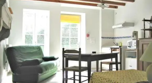 Holiday Home La Boucherie, Забронировать Отель Ла-Каер-Сен-Илер 