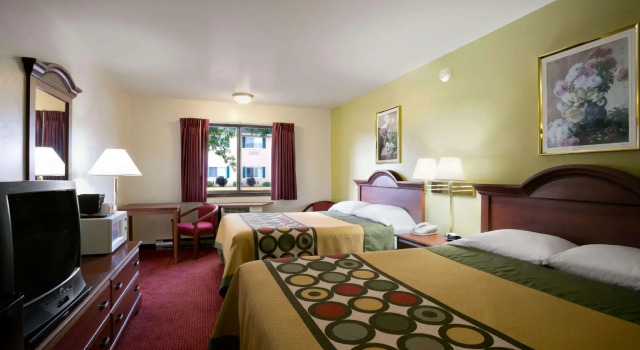 Четырёхместный номер Standard Super 8 by Wyndham Eau Claire WI