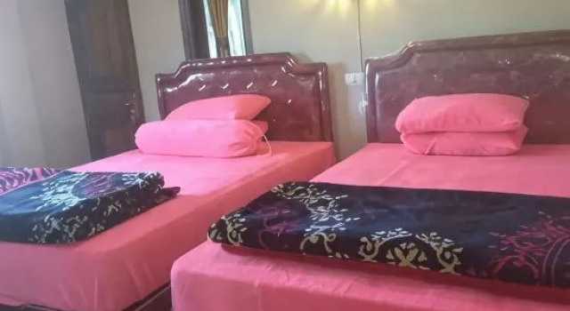Standard Zimmer Homestay Pakuwojo Sikunir Syariah