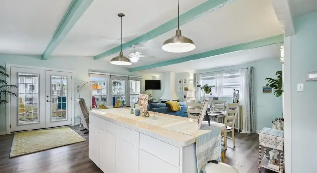 Коттедж All Day Bay Dream by Ryson Vacation Rentals