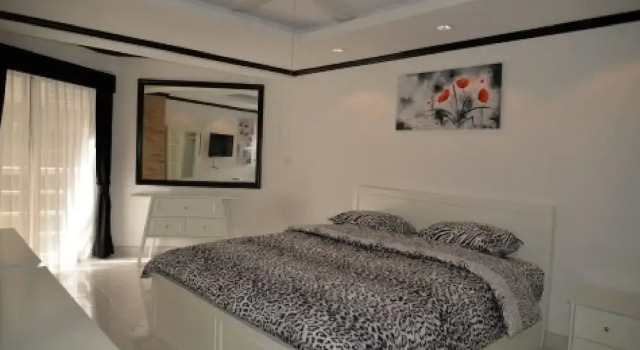 Jomtien Beach Condominium 6th Floor Apartment