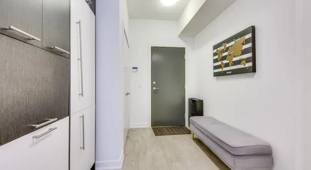 Great 1BR Suite in King West - Sleeps 4, Varaa Hotelli Toronto 