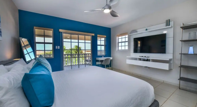 Коттедж NEW Listing Stunning Island Getaway With Pool!