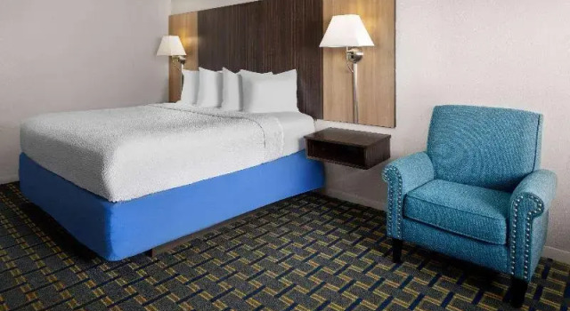 Двухместный номер Standard с балконом Days Inn by Wyndham Tonawanda/Buffalo