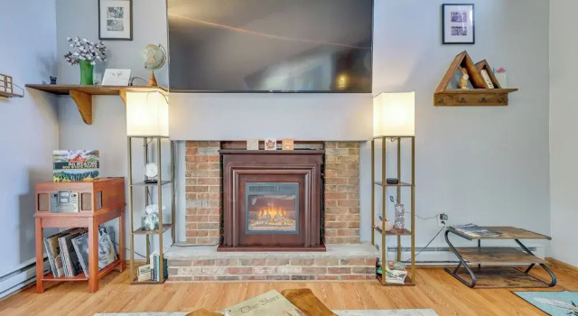 Fire Pit, Pool & Beach Access: Tobyhanna Home!, Book Feriehus Tobyhanna 