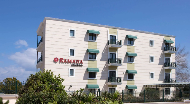 Отель Zeus Essence Ramada by Wyndham Athens
