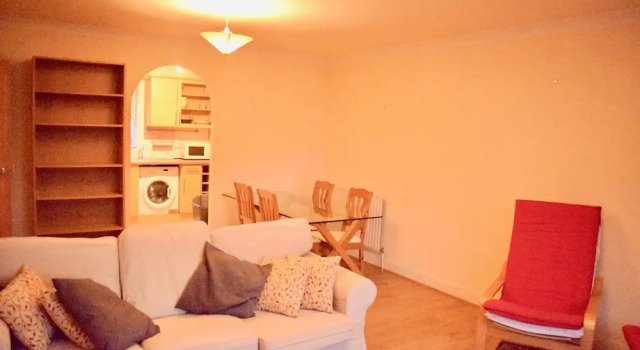 Spacious 2 Bedroom Flat in Bethnal Green