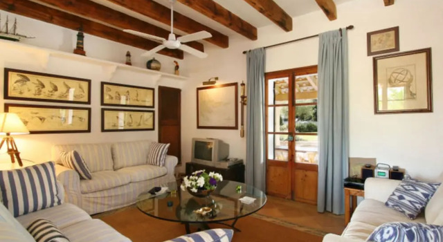 Poolside Villa Stay for Groups, Book Villa Pollença Majorca