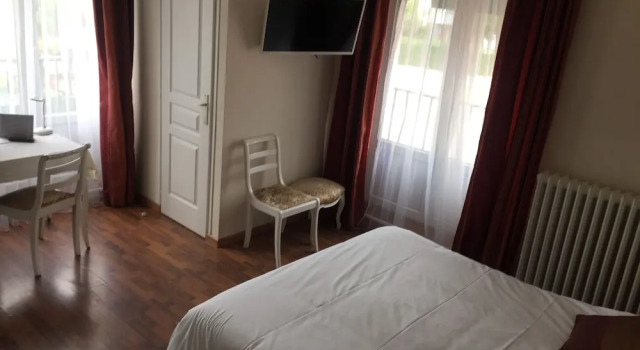 Двухместный номер Classic с видом на город Hôtel De La Paix