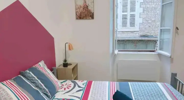 Jolie appartement 2 chambres 65m2 au centre ville, Забронировать Апартаменты/квартира Фонтене-ле-Конт Маре-Пуатвен, рядом с Arts Fusions Fonderie