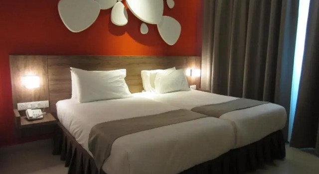 Standardowy dwuosobowy pokój D Hotel