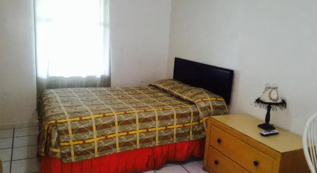 Sunset Inn, จอง โรงแรม ชายฝั่ง Fort Pierce ฟลอริดา