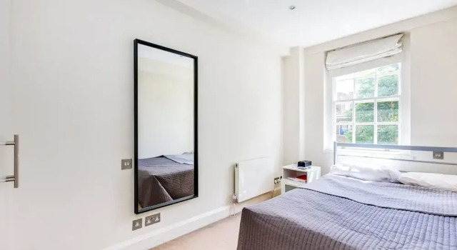 Modern 2 Bedroom South Kensington Flat, Забронировать Отель Кенсингтон и Челси Лондон, рядом с Здание «Мишлен Хауз»