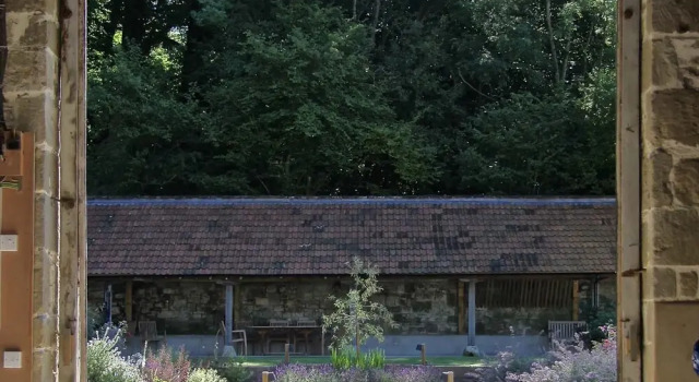 Courtyard at Park Farm, Book Landbrugsophold  