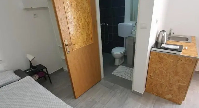 Budget Apartment LeLo Center 4, Rezervovat Apartmán Hotely v Slavonia s parkováním, Parkování