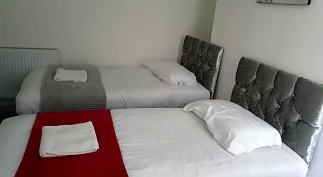 City Centre 5 double bedroom detached, Забронировать Отель Ливерпуль Мерсисайд, рядом с Квартал Каверн