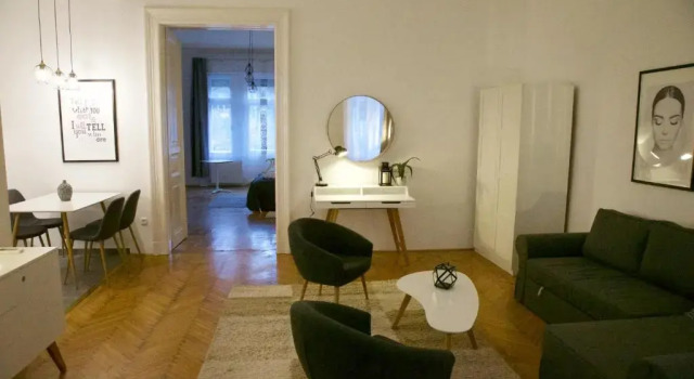 Апартаменты Five Seasons Apartment