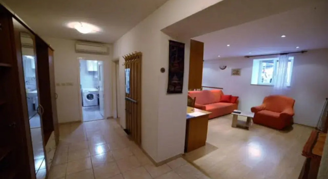 Apartment Tomislav, Prenota Appartamento Splitska 