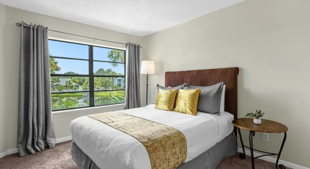 Upstay Condo Near MCO Airport w Golf & Pool