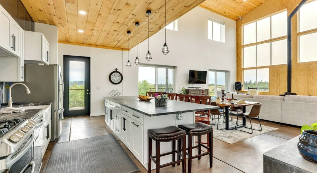 Коттедж с 4 комнатами Colorado Retreat w/ Gas Grill & Mountain Views!