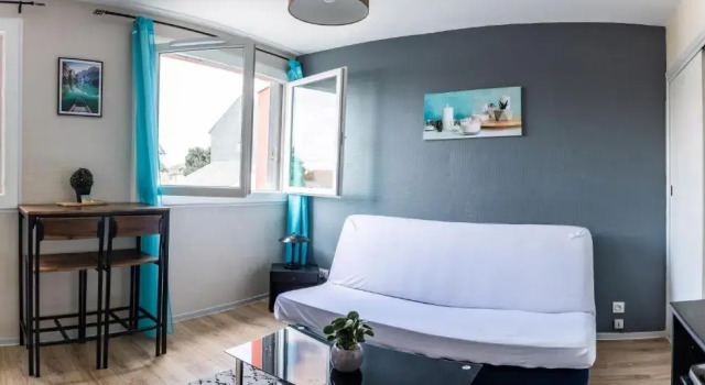 Le Debussy - studio - WIFI FIBRE- centre ville- parking, Rezervovat Apartmán Hotely v Hautes-Pyrénées s parkováním, Parkování