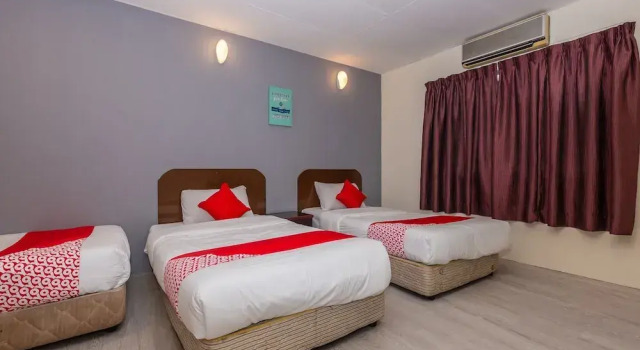 Номер Deluxe OYO 90893 Hotel 68 Kampung Lapan