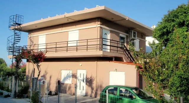 Коттедж с 2 комнатами Sirens House
