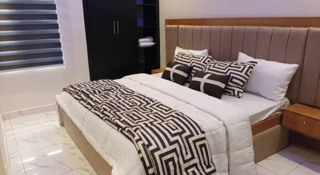Less2more Luxury Suites - Comfort in Style, Book Hotel  