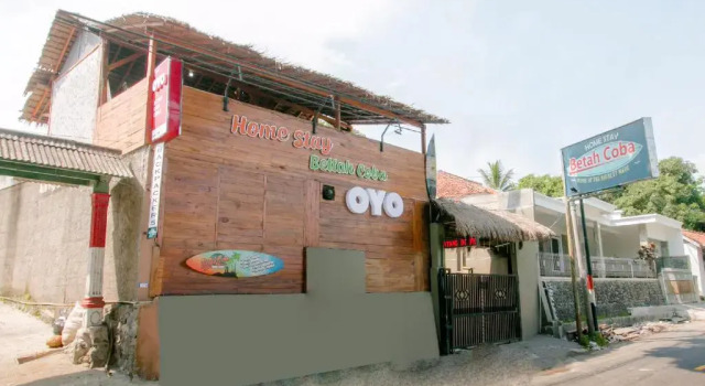 RedDoorz near Pantai Karang Hawu Pelabuhan Ratu, Book Hotel Cikakak West Java