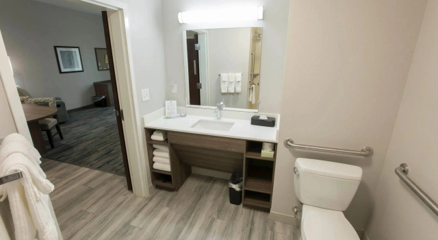 Двухместный люкс c 1 комнатой с балконом Candlewood Suites - McDonough by IHG