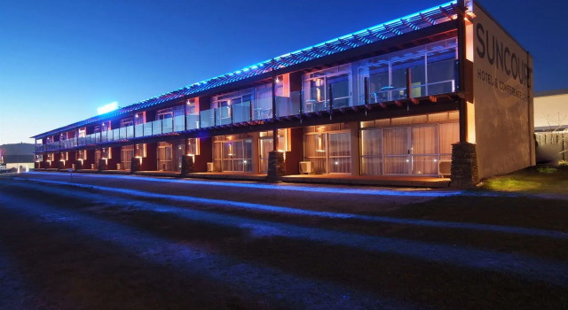 Suncourt Hotel & Conference Centre, Забронировать Отель Отели Lake Taupo 4 звезды, 4*