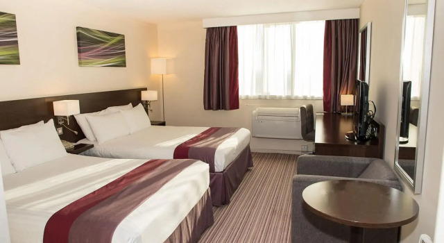 Четырёхместный номер Standard Holiday Inn Slough Windsor by IHG