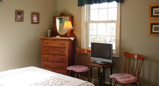 John's Gate Gourmet Bed and Breakfast, Varaa Hotelli Niagara Wine Region Ontario