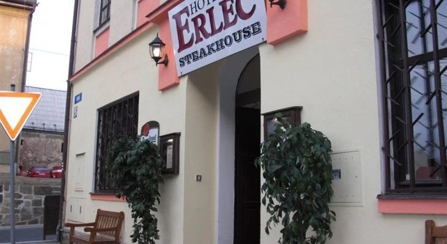 Erlec, Reserva ahora Hotel Sluknov 