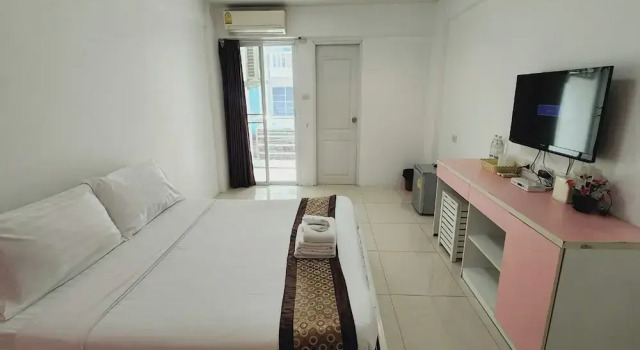 Двухместный номер Standard с балконом Zenith Life Hotel
