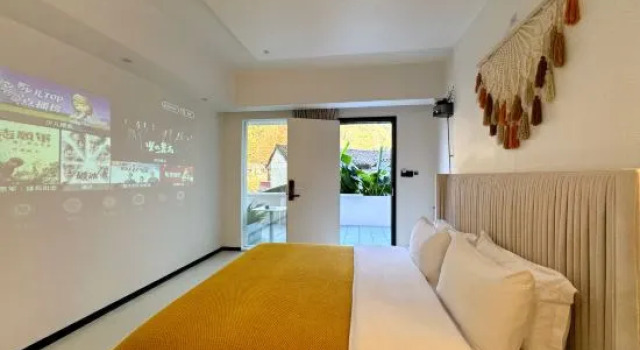 Люкс Jiuye Banshan B&B (Phoenix Ancient Town Store)