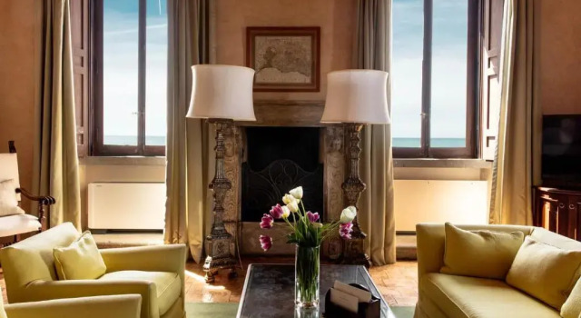 Люкс с видом на море La Posta Vecchia Hotel