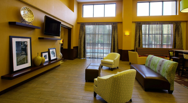 Hampton Inn & Suites Burlington, Забронировать Отель Берлингтон Северная Каролина