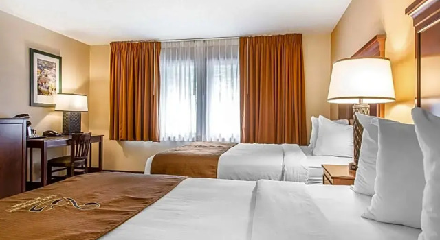 Четырёхместный номер Superior The Black Swan Lee - Lenox, an Ascend Collection Hotel