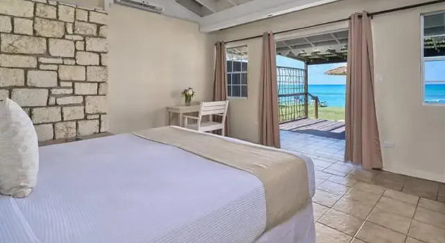 Двухместный клубный номер Standard с балконом и рядом с пляжем Hawksbill Resort Antigua